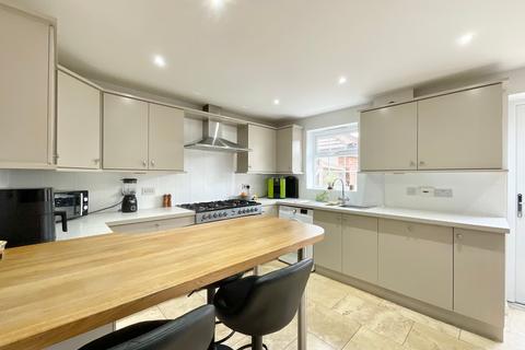 4 bedroom semi-detached house for sale, Clonners Field, Stapeley, CW5