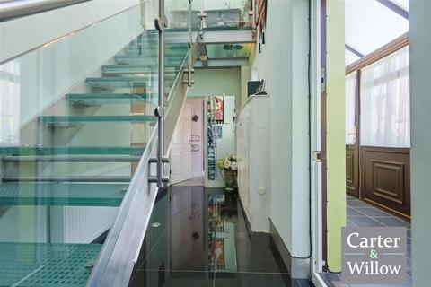 4 bedroom semi-detached house for sale, Haydon Road, Dagenham, Essex