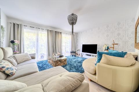 4 bedroom house for sale, Greer Garson Road, Denham
