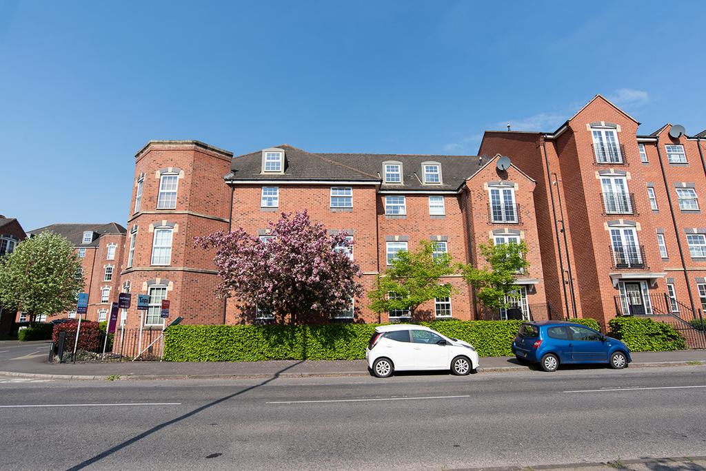 2 bedroom flat for sale