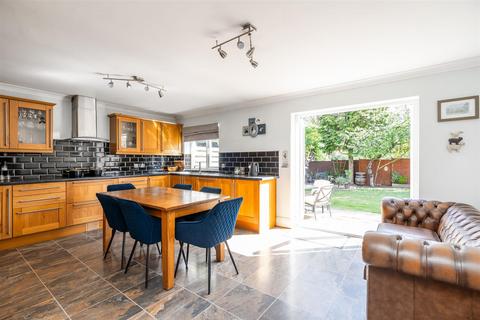 4 bedroom detached house for sale, Needhill Close, Knowle