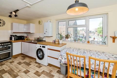 2 bedroom apartment for sale, Fleming Avenue, North Baddesley, Nr Romsey