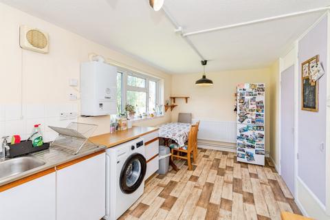 2 bedroom apartment for sale, Fleming Avenue, North Baddesley, Nr Romsey