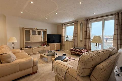 2 bedroom flat to rent, Furnished 2 Bed Flat To Let on Navigation Way, Preston