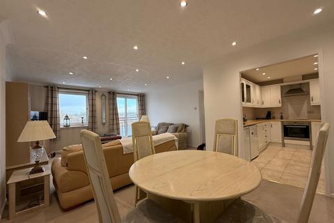 2 bedroom flat to rent, Furnished 2 Bed Flat To Let on Navigation Way, Preston