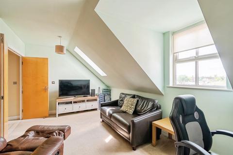 2 bedroom flat for sale, Conigre Square, Trowbridge