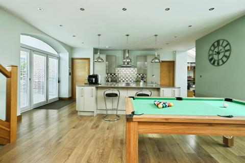 3 bedroom detached house for sale, Cedric Road, Edenthorpe, DONCASTER