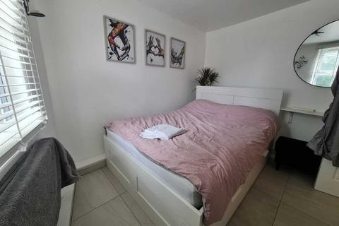 undefined, Cross Road, London, London, SE14