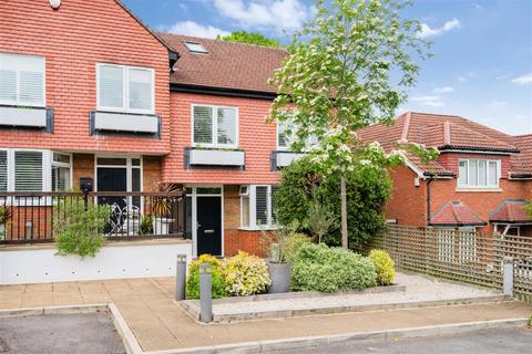 Lawrences Close, Coulsdon