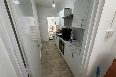 1 bedroom flat to rent, Glenny Road, Barking IG11