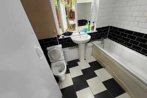 1 bedroom flat to rent, Glenny Road, Barking IG11