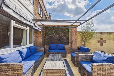 3 bedroom terraced house for sale, Constitution Hill, Snodland ME6