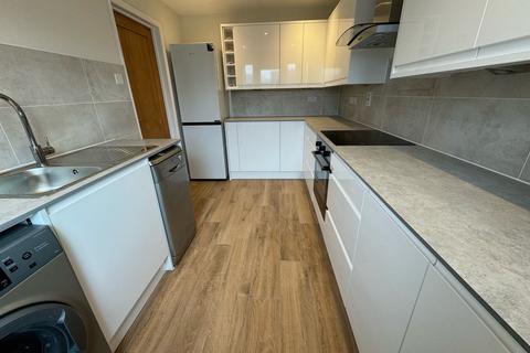 2 bedroom semi-detached house to rent, Lydgate Green, Southampton, SO19