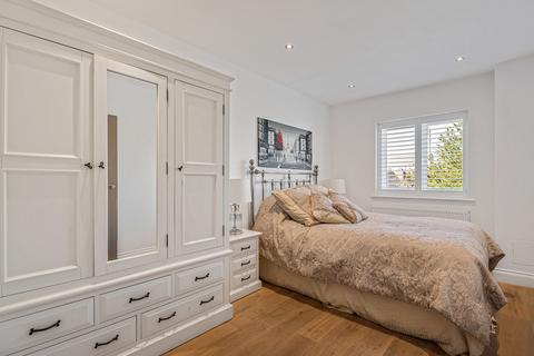 2 bedroom apartment for sale, Glamis Place, London, E1W