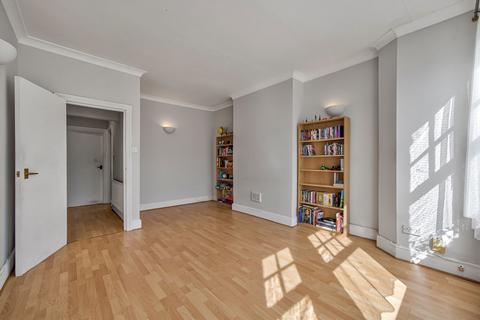 2 bedroom flat for sale, Muswell Avenue, London N10