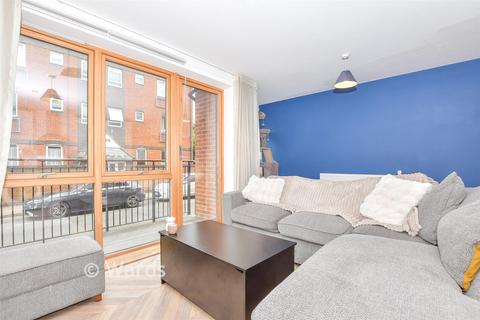 1 bedroom ground floor flat for sale, Avebury Avenue, Tonbridge, Kent