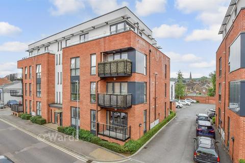 1 bedroom ground floor flat for sale, Avebury Avenue, Tonbridge, Kent