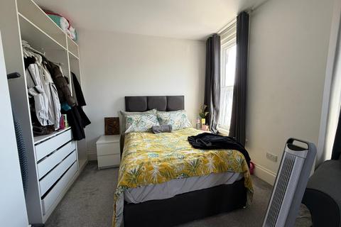 1 bedroom in a house share to rent, Thornbury Avenue, Southampton, SO15
