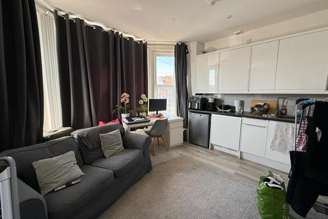 1 bedroom in a house share to rent, Thornbury Avenue, Southampton, SO15