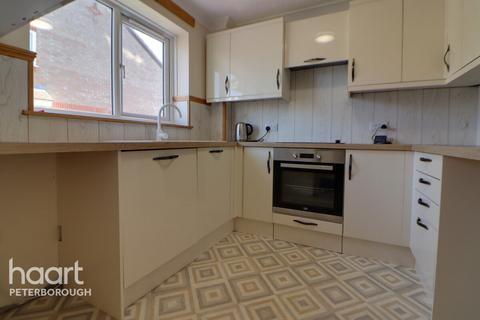2 bedroom end of terrace house to rent, Foxgloves, PETERBOROUGH