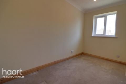 2 bedroom end of terrace house to rent, Foxgloves, PETERBOROUGH