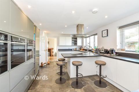 4 bedroom detached house for sale, Gloucester Mews, New Romney TN28