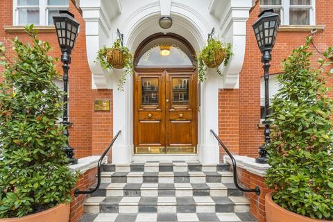 4 bedroom flat for sale, Moscow Road, London W2