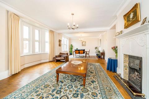 4 bedroom flat for sale, Moscow Road, London W2