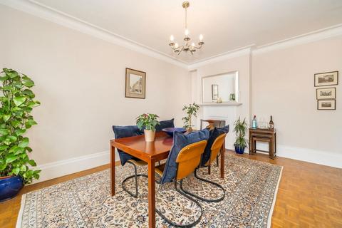 4 bedroom flat for sale, Moscow Road, London W2