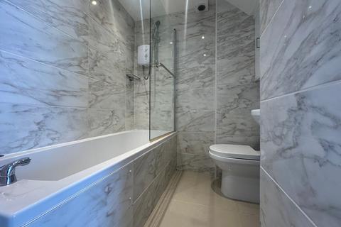 2 bedroom flat to rent, Westend Terrace, Gloucester GL1