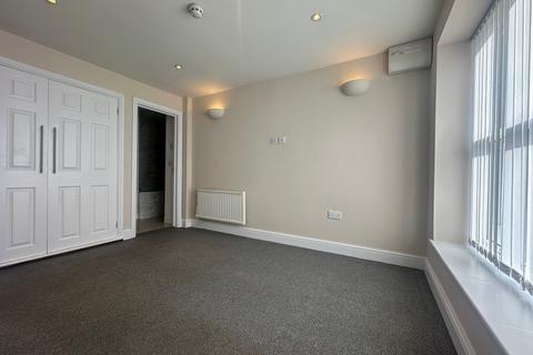 2 bedroom flat to rent, Westend Terrace, Gloucester GL1