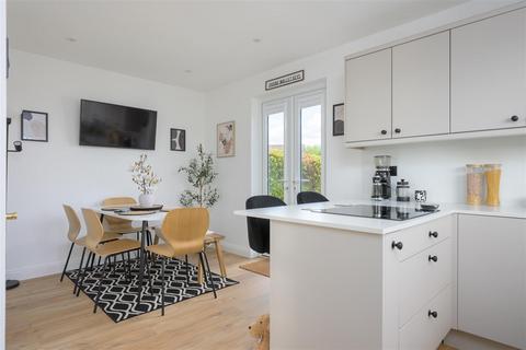 3 bedroom semi-detached house for sale, Broomhill Avenue, Perth