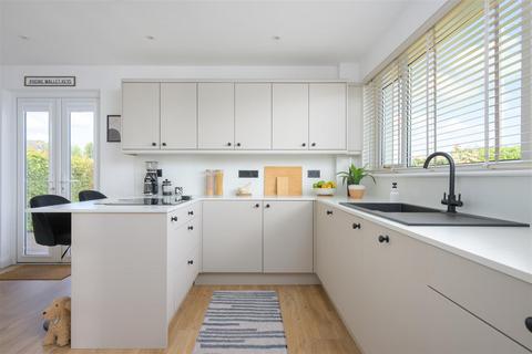3 bedroom semi-detached house for sale, Broomhill Avenue, Perth