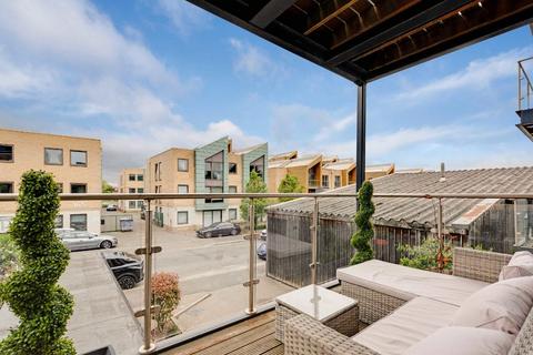2 bedroom flat for sale, Granville Road, London NW2