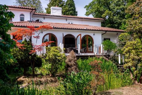 undefined, Totteridge Village, Totteridge, N20