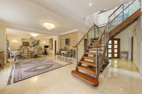 6 bedroom detached house for sale, Salmon Street, London, NW9
