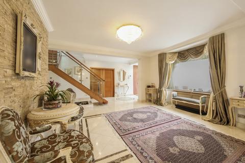 6 bedroom detached house for sale, Salmon Street, London, NW9