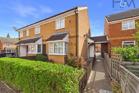 2 bedroom end of terrace house for sale, Grosvenor Gardens, Biggleswade