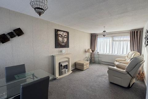 2 bedroom flat for sale, Flat 4 Park House, Crossley Stone, Rugeley, Staffordshire, WS15 2DQ
