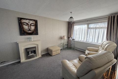 2 bedroom flat for sale, Flat 4 Park House, Crossley Stone, Rugeley, Staffordshire, WS15 2DQ