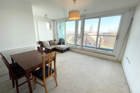 2 bedroom flat to rent, Ocean Way, Southampton, SO14