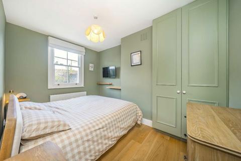 2 bedroom flat for sale, Iveley Road, London SW4