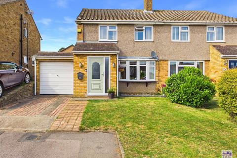 3 bedroom semi-detached house for sale, Hever Croft, Strood