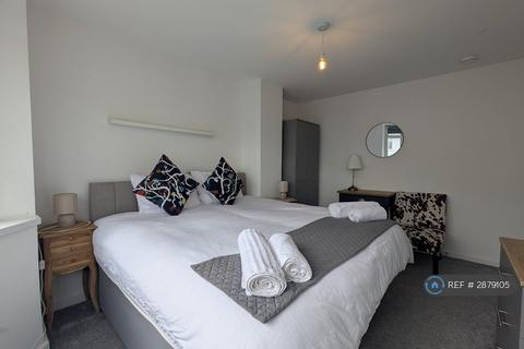 4 bedroom end of terrace house to rent, The Ride, Bristol, BS15