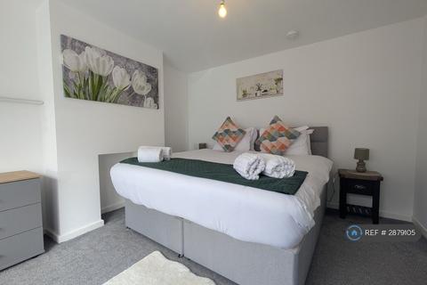 4 bedroom end of terrace house to rent, The Ride, Bristol, BS15