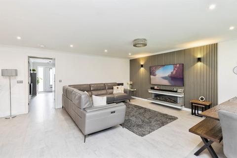6 bedroom detached house for sale, Grasleigh Avenue, Bradford BD15