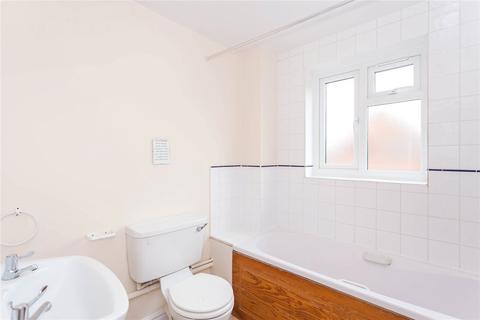 3 bedroom house to rent, Cranston Court, Rose Hill, Oxford, OX4