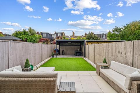 4 bedroom terraced house for sale, Inman Road, London SW18