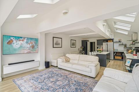 4 bedroom terraced house for sale, Inman Road, London SW18