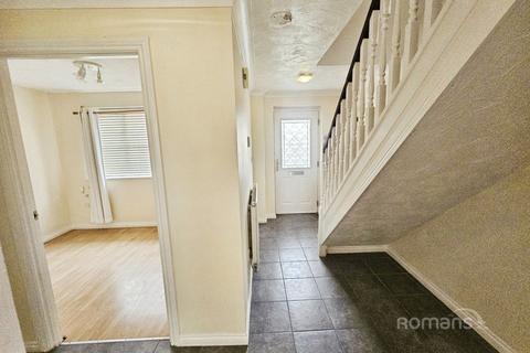 4 bedroom detached house to rent, Hurworth Avenue, Langley, Slough, SL3